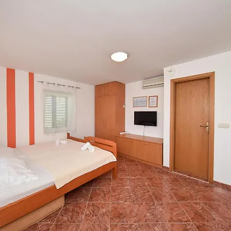 Amazing In With Kitchen Apartment
