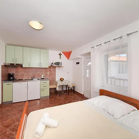 Amazing In With Kitchen Apartment